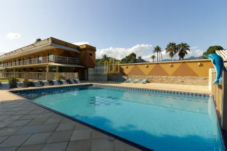 Fazenda/Sítio com 75 Quartos à venda, 8000m² no Xerém, Duque de Caxias