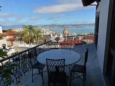 Casa com 4 Quartos à venda, 350m² no Centro, Florianópolis