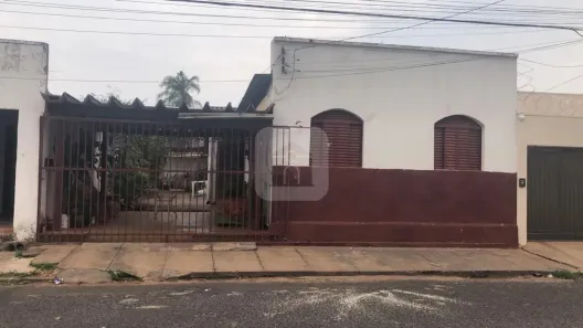 Casa com 3 Quartos à venda, 160m² no Nossa Senhora Aparecida, Uberlândia