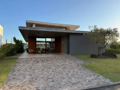 Casa com 4 Quartos à venda, 270m² no XANGRI-LÁ, Xangri-lá