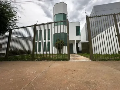 Prédio Comercial para alugar, 1000m² no Goiânia 2, Goiânia