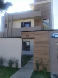 Sobrado com 3 Quartos à venda, 130m² no Uberaba, Curitiba