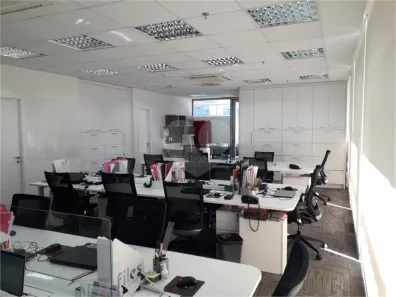 Sala Comercial à venda, 184m² no Cidade Monções, São Paulo