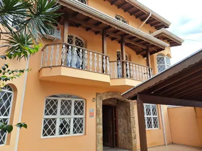 Sobrado com 6 Quartos para venda ou aluguel, 410m² no Vila Nogueira, Campinas