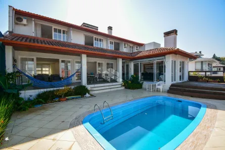 Casa com 3 Quartos à venda, 358m² no João Paulo, Florianópolis