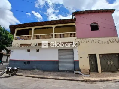 Casa com 4 Quartos para alugar, 98m² no Alto São João, Montes Claros