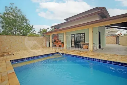 Casa com 5 Quartos à venda, 207m² no Josedy, Peruíbe