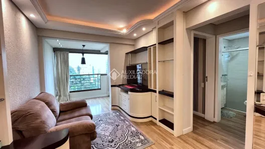 Apartamento com 2 Quartos para alugar, 62m² no Centro, Florianópolis