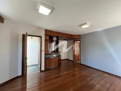 Casa com 3 Quartos à venda, 242m² no Saraiva, Uberlândia