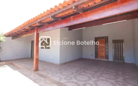 Casa com 4 Quartos para alugar, 165m² no Planalto, Uberlândia