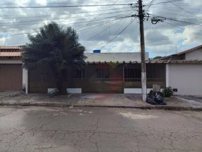 Casa com 3 Quartos para alugar, 207m² no Setor Criméia Oeste, Goiânia