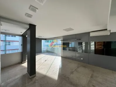 Apartamento com 3 Quartos para alugar, 180m² no Centro, Divinópolis