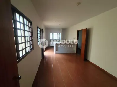 Casa com 3 Quartos à venda, 190m² no Santa Mônica, Uberlândia