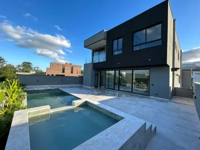 Casa de Condomínio com 4 Quartos à venda, 486m² no Granja Viana, Cotia