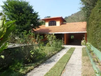 Casa de Condomínio com 2 Quartos à venda, 114m² no Três Córregos, Teresópolis
