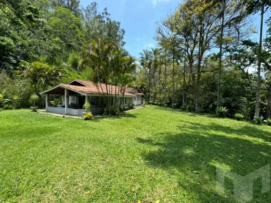 Casa de Condomínio com 3 Quartos à venda, 2806m² no Itaipava, Petrópolis