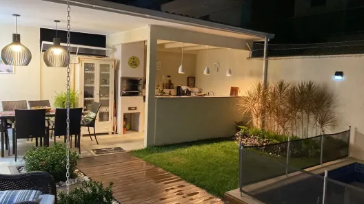 Casa com 5 Quartos para alugar, 220m² no Recreio dos Bandeirantes, Rio de Janeiro