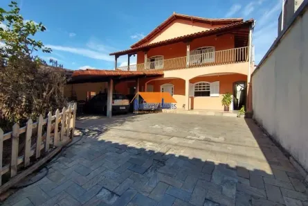 Casa com 6 Quartos à venda, 300m² no Heliópolis, Belo Horizonte