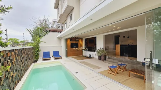 Casa de Condomínio com 3 Quartos à venda, 353m² no Santa Quitéria, Curitiba