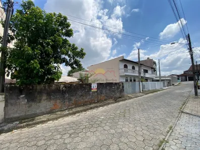 Lote/Terreno à venda, 240m² no Floresta, Joinville