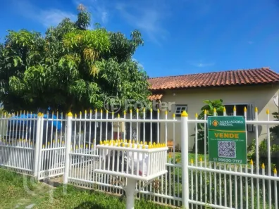 Casa com 3 Quartos à venda, 80m² no Restinga, Porto Alegre