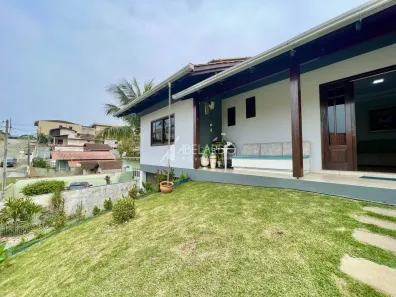 Casa com 3 Quartos à venda, 179m² no Água Verde, Blumenau
