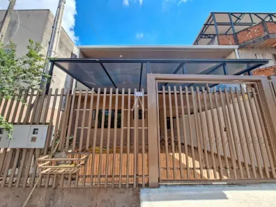 Casa com 3 Quartos para alugar, 127m² no Canadá, Cascavel