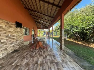 Fazenda/Sítio com 3 Quartos para alugar, 1200m² no , Hidrolândia