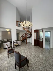 Apartamento com 3 Quartos para alugar, 270m² no Zona 07, Maringá