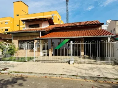 Casa com 3 Quartos para alugar, 200m² no Nações, Balneário Camboriú