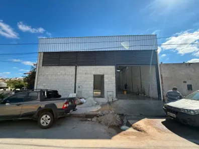Galpão/Depósito/Armazém para alugar, 400m² no Chácaras Cotia, Contagem