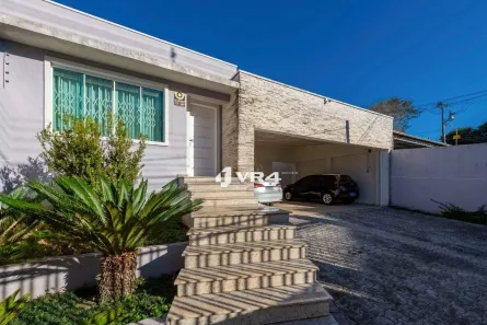 Sobrado com 5 Quartos à venda, 300m² no Guaíra, Curitiba