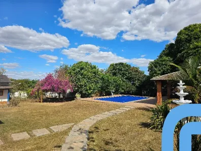 Fazenda/Sítio com 6 Quartos à venda, 660m² no Condomínio Parque dos Cisnes, Goiânia