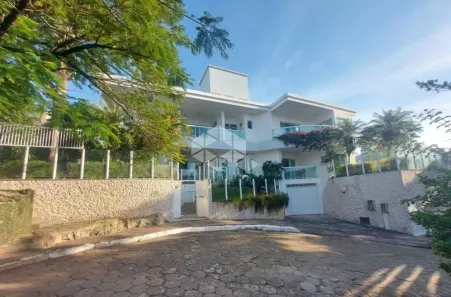 Prédio Residencial com 7 Quartos à venda, 475m² no Canasvieiras, Florianópolis