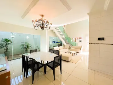 Casa com 3 Quartos à venda, 300m² no Jardim Sul, Uberlândia