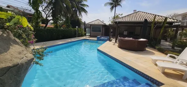 Casa com 6 Quartos à venda, 458m² no Camboinhas, Niterói