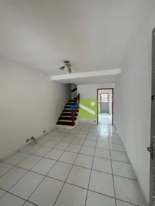 Casa com 2 Quartos para alugar, 200m² no Jardim Rizzo, São Paulo