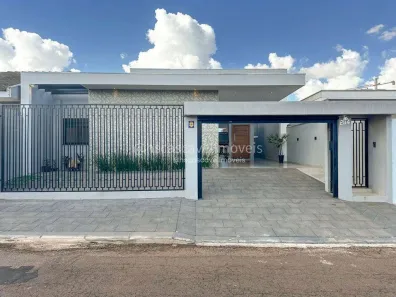 Casa com 4 Quartos à venda, 200m² no Canadá, Cascavel