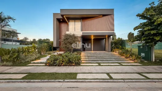 Casa de Condomínio com 4 Quartos à venda, 373m² no Cidade Alpha, Eusébio