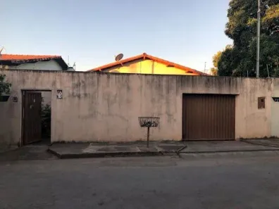 Casa com 3 Quartos à venda, 194m² no Gameleira, Janaúba
