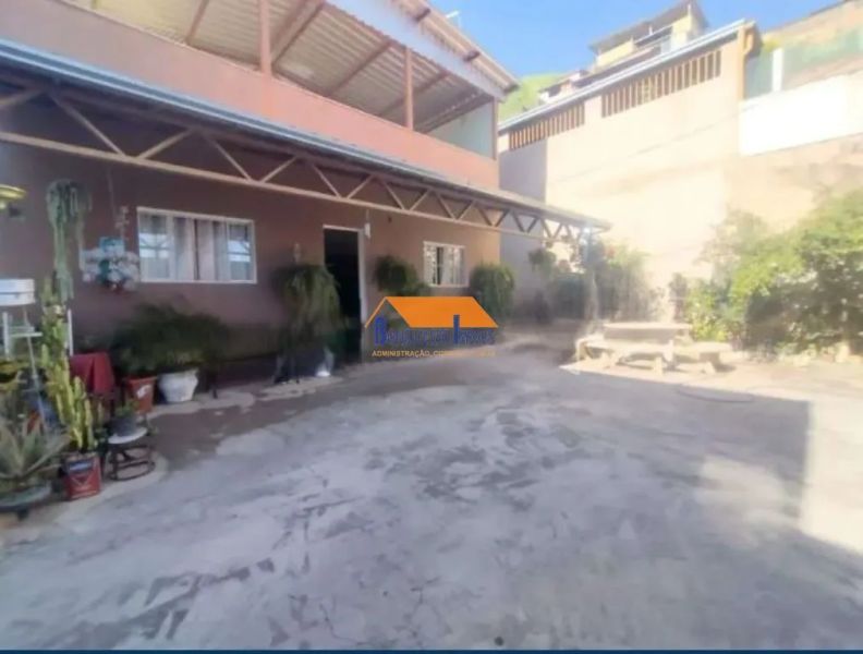 Casa com 3 quartos — Nova Esperança, Belo Horizonte