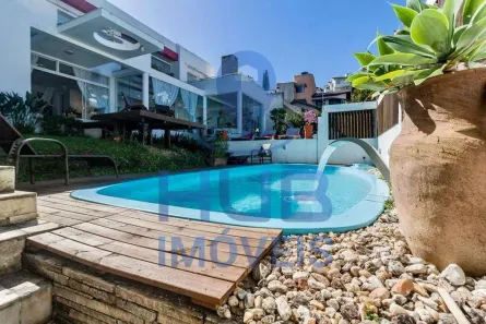 Casa com 8 Quartos à venda, 342m² no Agronômica, Florianópolis