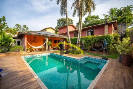 Casa de Condomínio com 3 Quartos à venda, 303m² no Jardim Indaiá, Embu das Artes