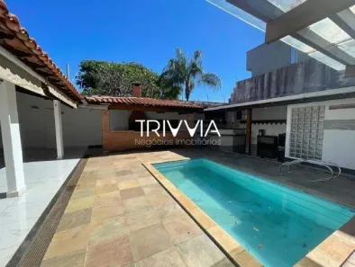 Casa com 3 Quartos para alugar, 347m² no Jardim Karaíba, Uberlândia