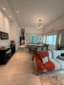 Casa de Condomínio com 3 Quartos à venda, 323m² no Gávea, Uberlândia