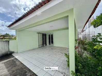 Casa com 4 Quartos à venda, 260m² no Candelária, Natal