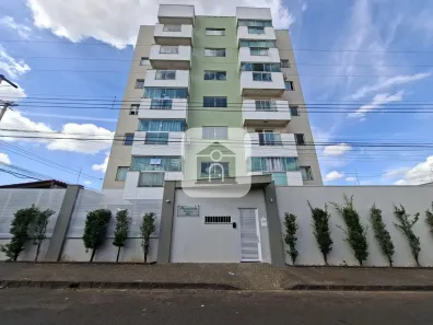 Apartamento com 3 Quartos para alugar, 86m² no Presidente Roosevelt, Uberlândia
