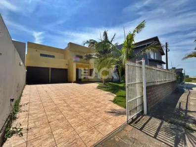 Casa com 3 Quartos à venda, 200m² no Passo de Torres, Passo de Torres
