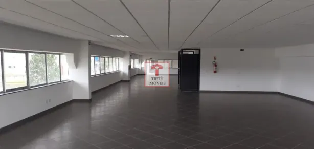 Sala Comercial para alugar, 332m² no Distrito Industrial Alfredo Relo, Itatiba