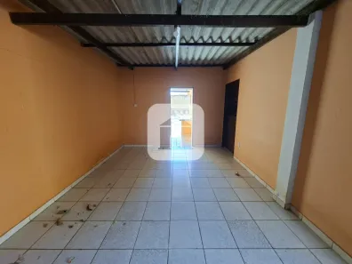 Casa com 1 Quarto para alugar, 60m² no Guarani, Uberlândia
